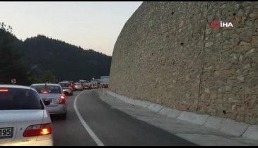 Bursa'da günübirlik piknik dönüşü trafik kilitlendi