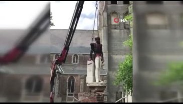 Sömürgeci Kral 2. Leopold'un yakılan heykeli kaldırıldı
