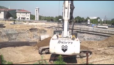 Bursa Valisi Canbolat'tan Osmangazi Meydanı'na övgü