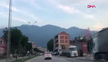 Bursa'da alacaklı oldukları kişiyi kaçıramayınca otomobilini gasbettiler