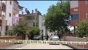 Kendisiyle görüşmek istemeyen kızını öldürdü