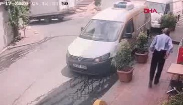 Şüpheli kovalayan motosikletli polisler kaza yaptı