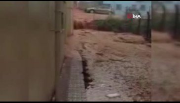 Bursa'da sağanak hayatı felç etti!