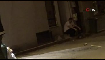 Bursa'da bileklerini kestikten sonra dördüncü kattan atlamaya kalktı