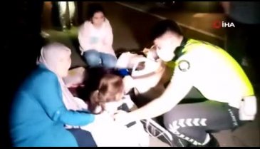 Kaza sonrası ağlayan çocuğa polis şefkati!