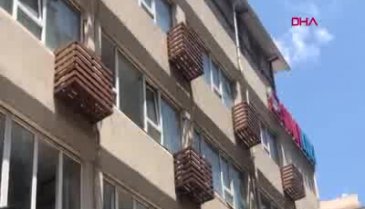 Bursa'da kursa pompalı tüfekle geldi, tavana ateş etti