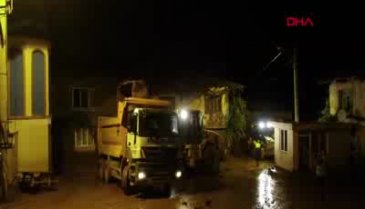 Bursa Dudaklı köyü sakinleri geceyi komşu köylerde geçiriyor
