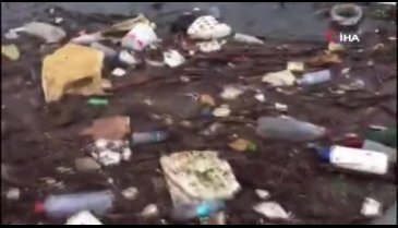 Sel suları sürükledi, Bursa İznik Gölü çöplüğe döndü