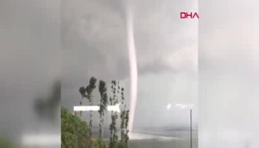 Evlerine hortumun gelişini böyle görüntülediler