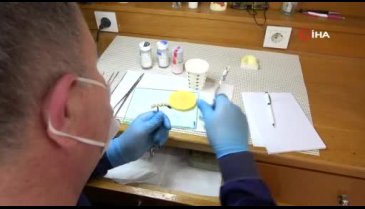 Bursa'da diş protezi yaparken yaptığı besteler yüz binlerce kez dinleniyor