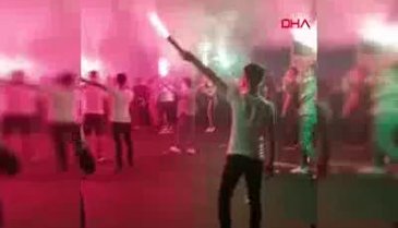 Otogardaki asker uğurlamasında meşale yaktılar