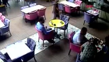 Bursa'da eski ortağı köpeğini alıkoydu, almaya gidince kendisine komplo kurulduğunu iddia etti