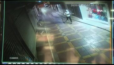 İş yerine pompalı tüfekle saldırı kamerada