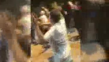 Bursa'da sokak düğününde sosyal mesafe unutuldu