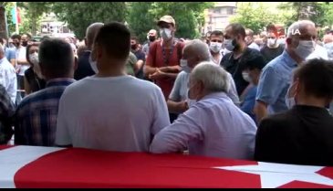 Patlamada ölen kız kardeşinin tabutuna sarılıp gözyaşlarına boğuldu