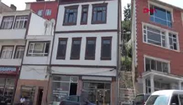Evinde bulduğu hayvan iskeletinin araştırılmasını istiyor