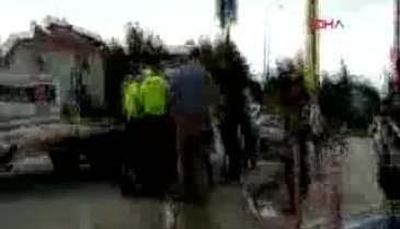Bursa'da polise direnip motosikleti kaçırmaya çalışan sürücü ve yakını gözaltına alındı