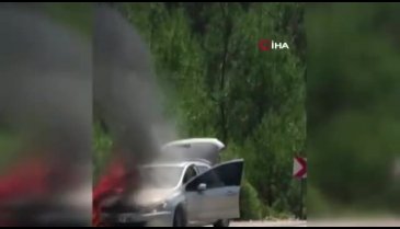 Muğla'da ormanlık alanda araç alev alev yandı