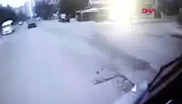 Yeni doğan bebeğini görmeye giderken kazada öldü
