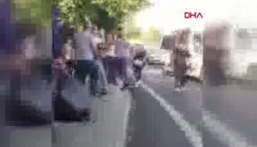Minibüste kadın ve erkek yolcunun 'öksürük' kavgası