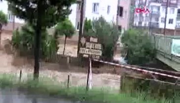 Rize'de sel yaşamı olumsuz etkiledi
