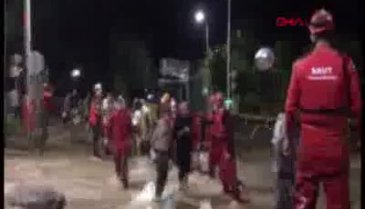 Rize'de sel yaşamı olumsuz etkiledi -2