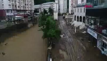 Rize'yi sel vurdu: 2 can kaybı