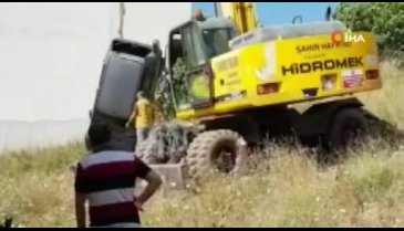 Bursa'da uyurken evinin bahçesine otomobil uçtu