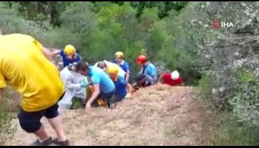 Bursa dinamitlerle birlikte şelaleden düşen defineciler kurtarıldı