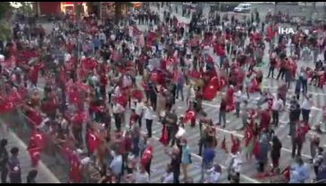 Bursalılar, darbeye direnişin dördüncü yılında 15 Temmuz Demokrasi Meydanı'nı doldurdu -2