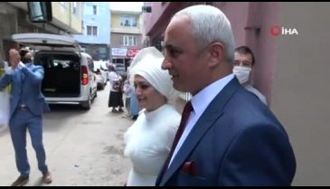 Bursa'da şoför çiftin gelin arabaları, kullandıkları belediye otobüsü oldu