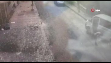 Polise silahlı saldırı anı kamerada