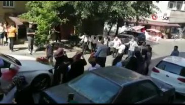 Maskesiz ve sosyal mesafesiz düğün kamerada
