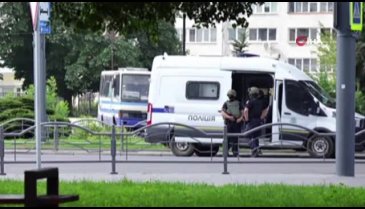 Ukrayna'da rehine krizi: Yolcu otobüsünde 20 kişiyi rehin aldı