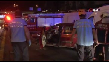 Otomobil yol temizleme aracına çarptı: 2 ölü, 1'i çocuk 3 yaralı