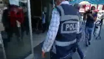 Kendini 'hoca' olarak tanıttı, hem dolandırdı hem de taciz etti