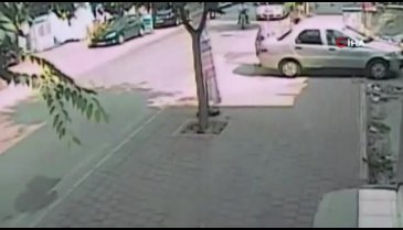 Yaşlı kadın, oğlunun düğün parasını kapkaççılara kaptırdı