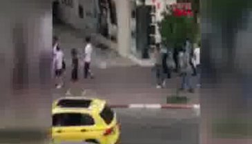 Zabıtalar seyyar satıcıyı darbetti