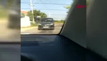 Bursa'da trafikte tartıştıkları kişilerin araçlarını takip anlarını görüntülediler