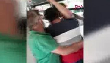 Bursa'da metroda kadınların gizlice fotoğrafını çektiği iddia edilen şüpheli, darp edildi