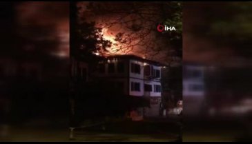 Tarihi konakta yangın çıktı