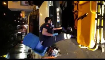 Bursa'da alkollü sürücü motosiklete çarptı: 1 yaralı