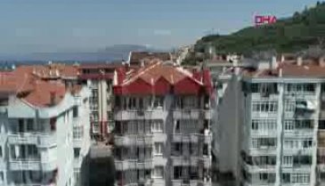 Bursa Mudanya'da, kolonları patlayan 9 katlı bina tahliye edildi