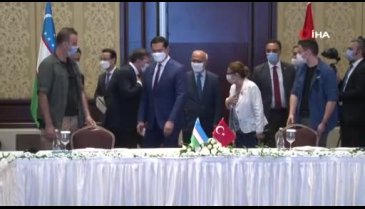 Bakan Pekcan Özbekistanlı yetkililerle bir araya geldi
