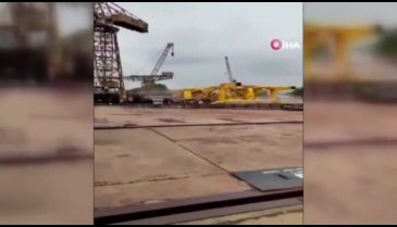 Tersanede vinç devrildi: 10 ölü