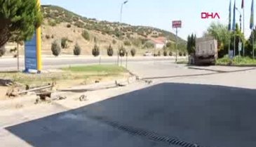 El frenini çekmeyi unuttuğu kamyonunun altında can verdi