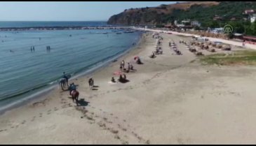 Bursa'nın sahilleri ve piknik alanlarında atlı jandarmalar göreve başladı