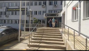 Bursa'da iş görüşmesine çağırdığı kişilerin para ve telefonunu çalan zanlı yakalandı