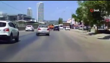 Bursa'da trafikte makasa ceza! O anlar kamerada