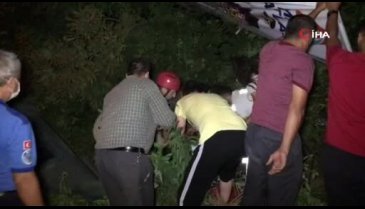Bursa'da otomobil ikiye bölündü! 2'si ağır 5 yaralı